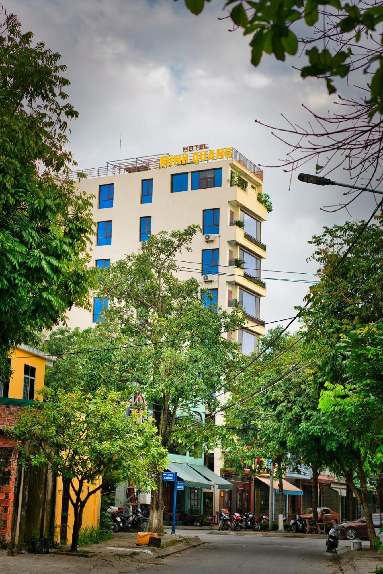 Minh Quang Hotel Dong Hoi Exteriör bild