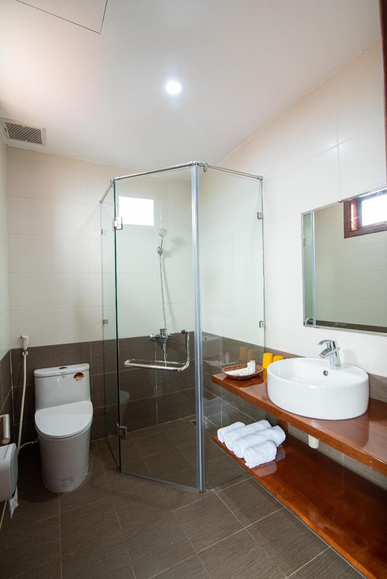 Minh Quang Hotel Dong Hoi Exteriör bild