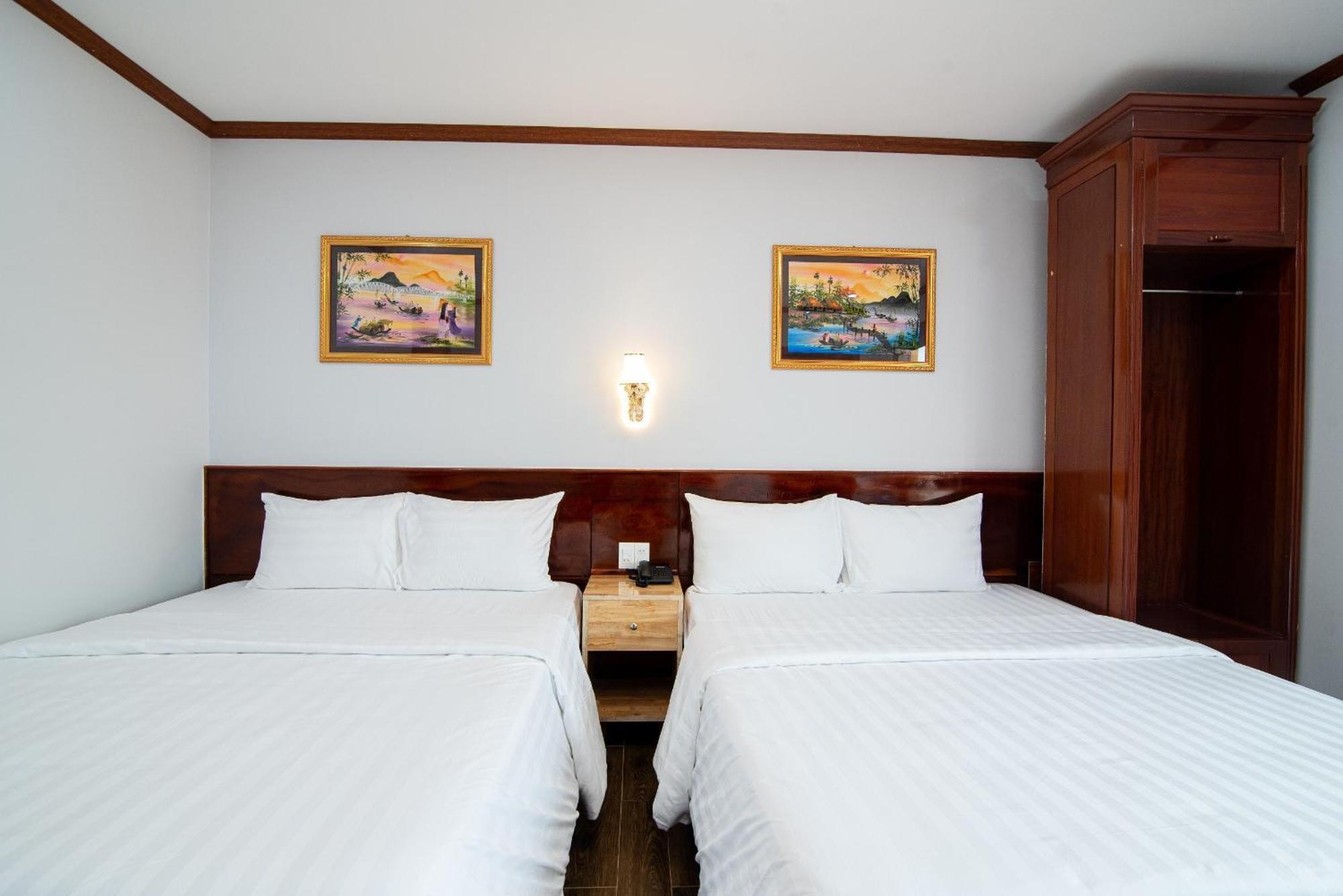 Minh Quang Hotel Dong Hoi Exteriör bild