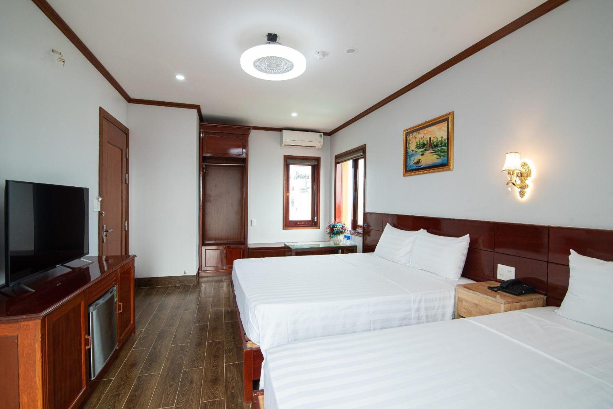 Minh Quang Hotel Dong Hoi Exteriör bild